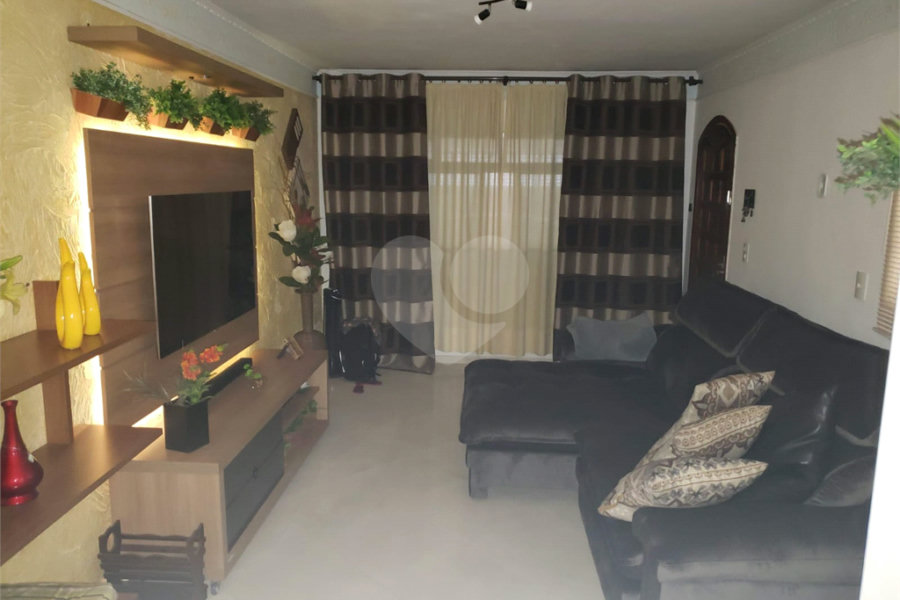 Sobrado à venda com 3 quartos, sendo 1 suíte,  em Parque Edu Chaves, São Paulo, SP