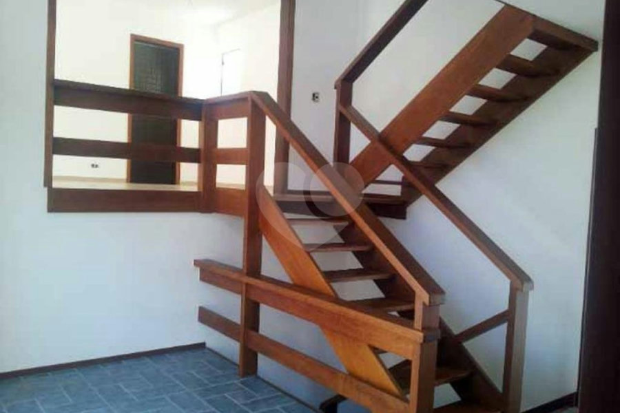 Sobrado à venda com 4 quartos, sendo 2 suítes, em Jardim Floresta, São Paulo, SP