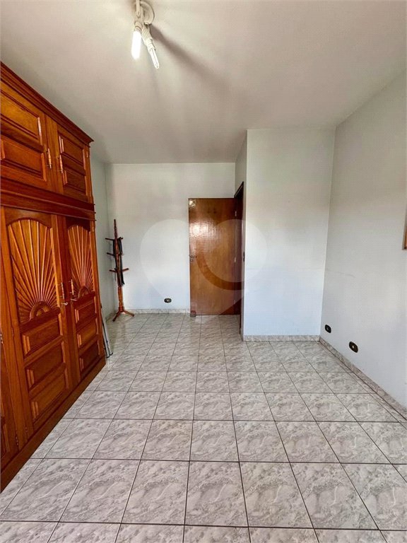 Sobrado à venda com 4 quartos, sendo 1 suíte,  em Vila Cleonice, São Paulo, SP