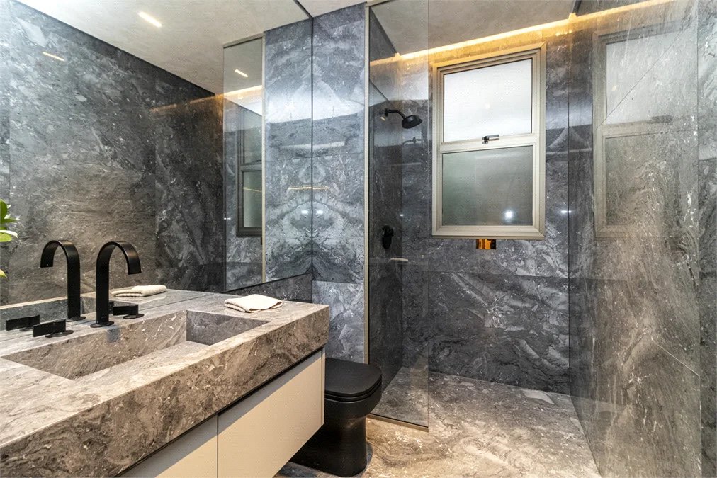 Apartamento à venda com 4 suítes em Jardim Guedala, São Paulo, SP