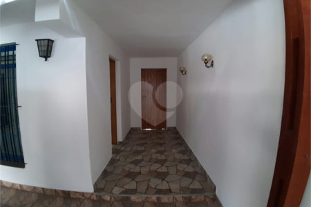 Sobrado à venda com 4 quartos, sendo 1 suíte, em Vila Gomes, São Paulo, SP