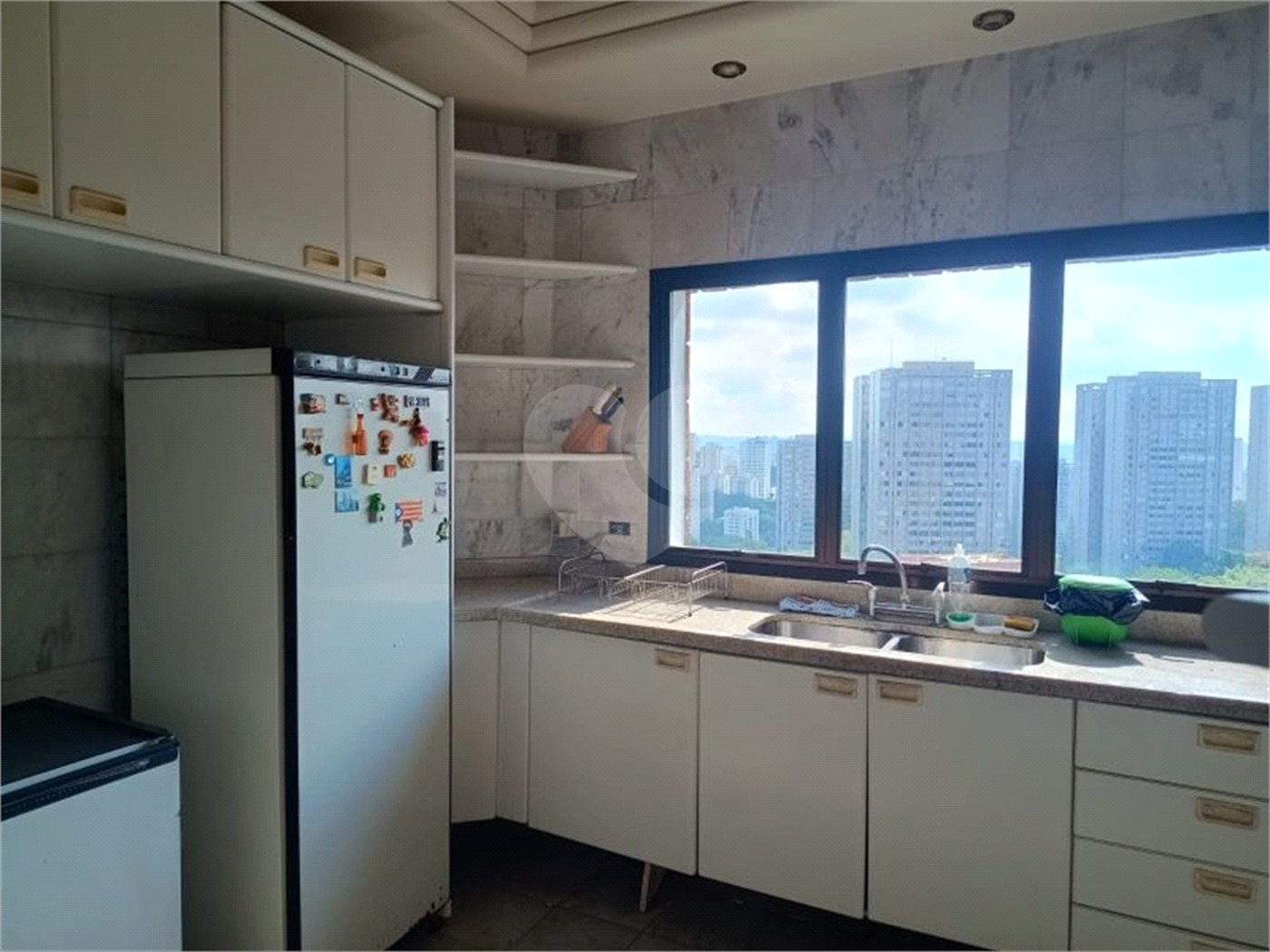 Apartamento à venda com 3 suítes em Vila Suzana, São Paulo, SP