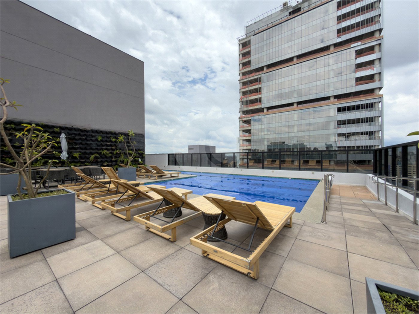 Apartamento à venda com 3 suítes em Pinheiros, São Paulo, SP