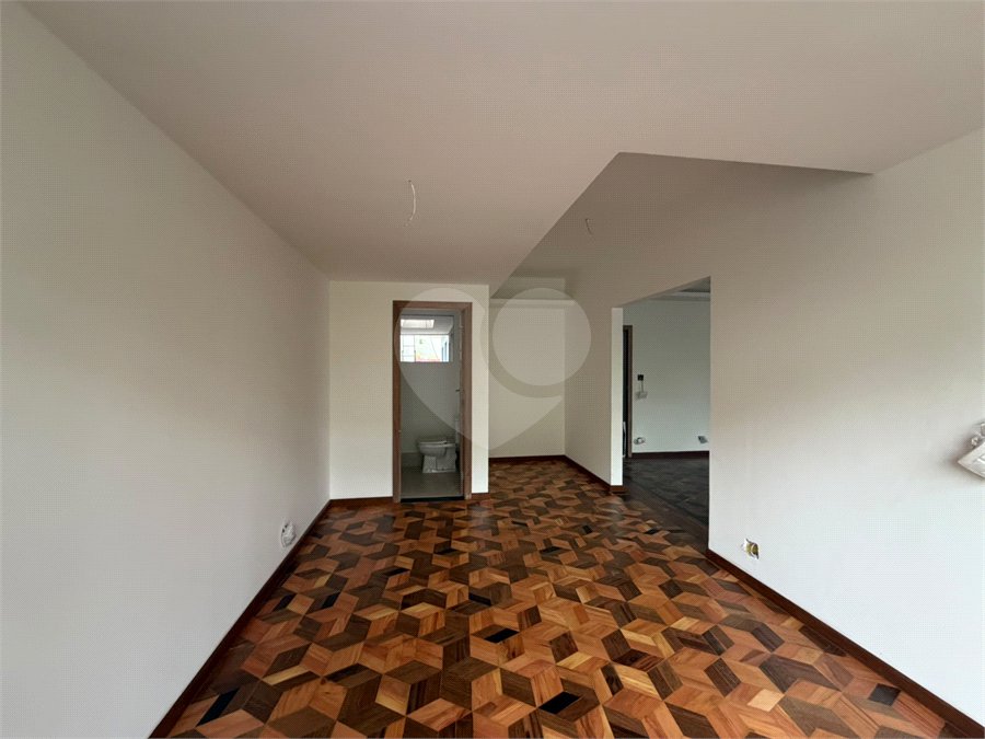 Casa à venda com 3 quartos, sendo 1 suíte, em Alto da Boa Vista, São Paulo, SP