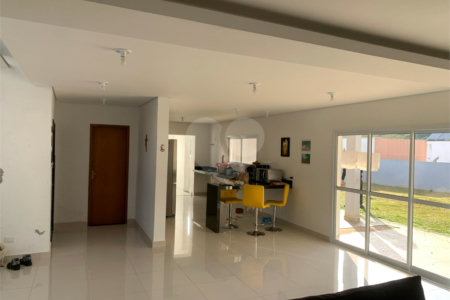 Casa à venda com 3 suítes no condomínio Altos de São Roque, São Roque - SP