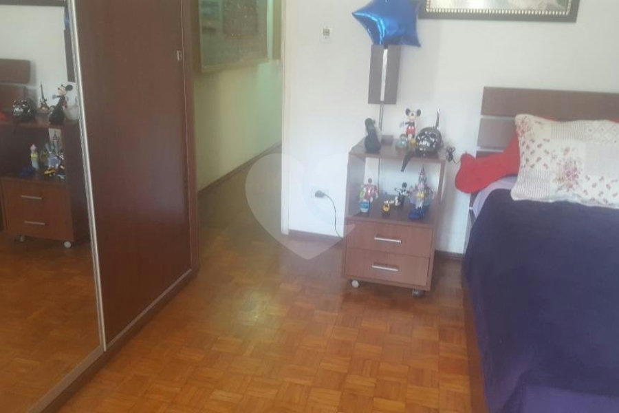 Casa à venda com 3 quartos, sendo 1 suíte, no condomínio Residencial Tremembé, São Paulo - SP