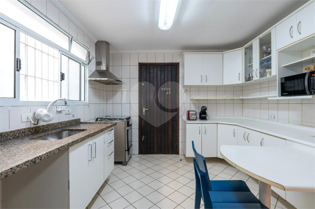 Sobrado à venda com 3 quartos, sendo 1 suíte, em Vila Morse, São Paulo, SP