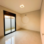 Casa à venda com 3 quartos, sendo 1 suíte, no condomínio Residencial Mont'alcino, Valinhos - SP