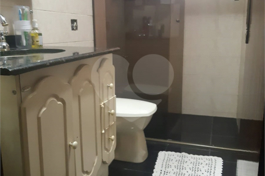 Sobrado à venda com 5 quartos, sendo 3 suítes, em Horto, São Paulo, SP