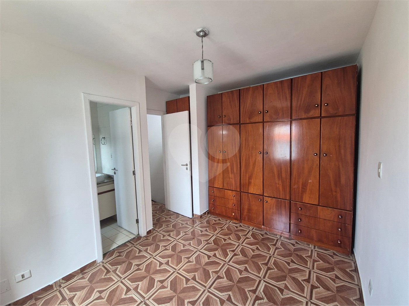 Casa à venda com 3 quartos, sendo 2 suítes, no condomínio Quintas Marajoara, São Paulo - SP