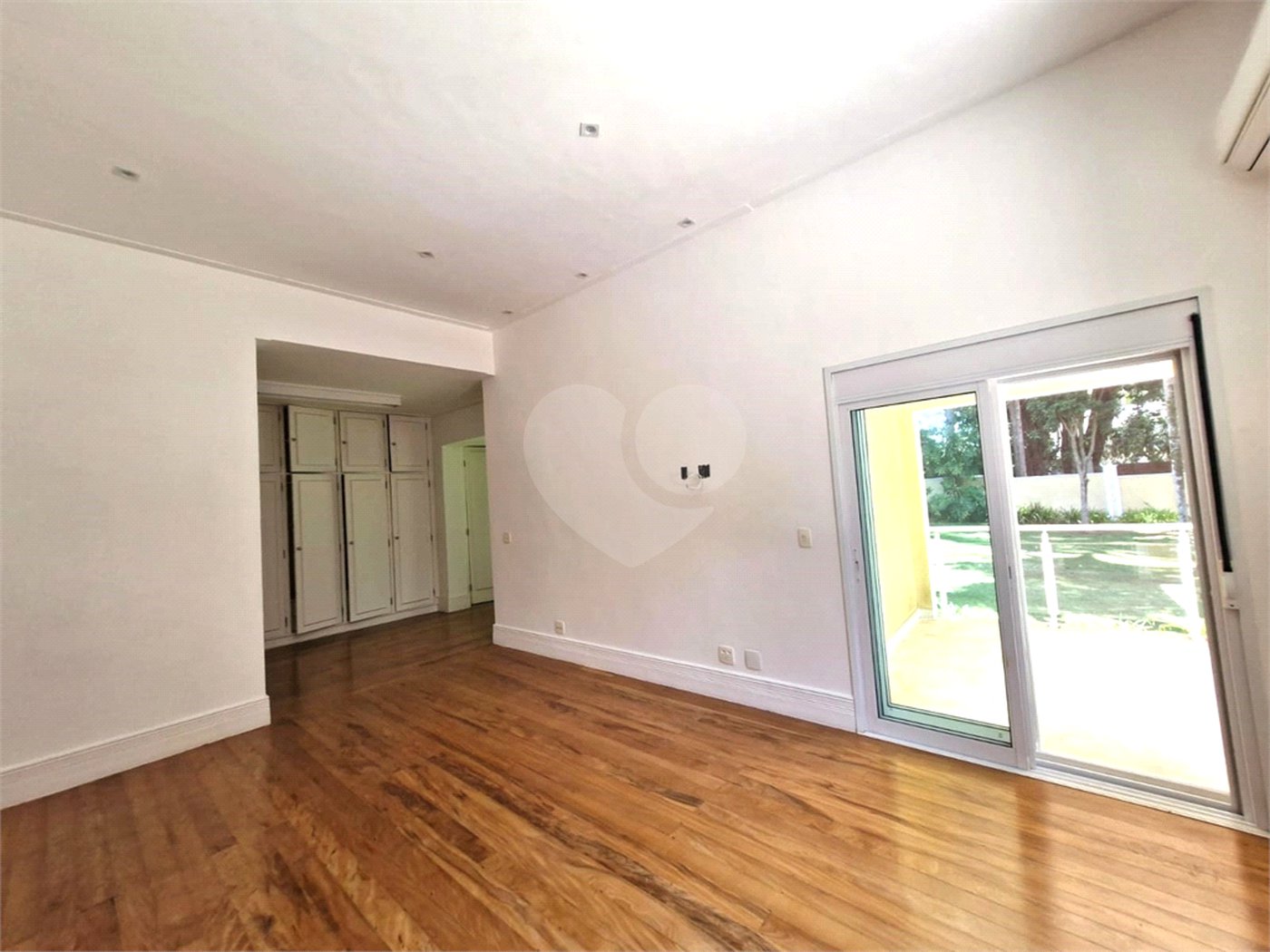 Casa à venda com 4 suítes no condomínio Chácara Flora, São Paulo - SP