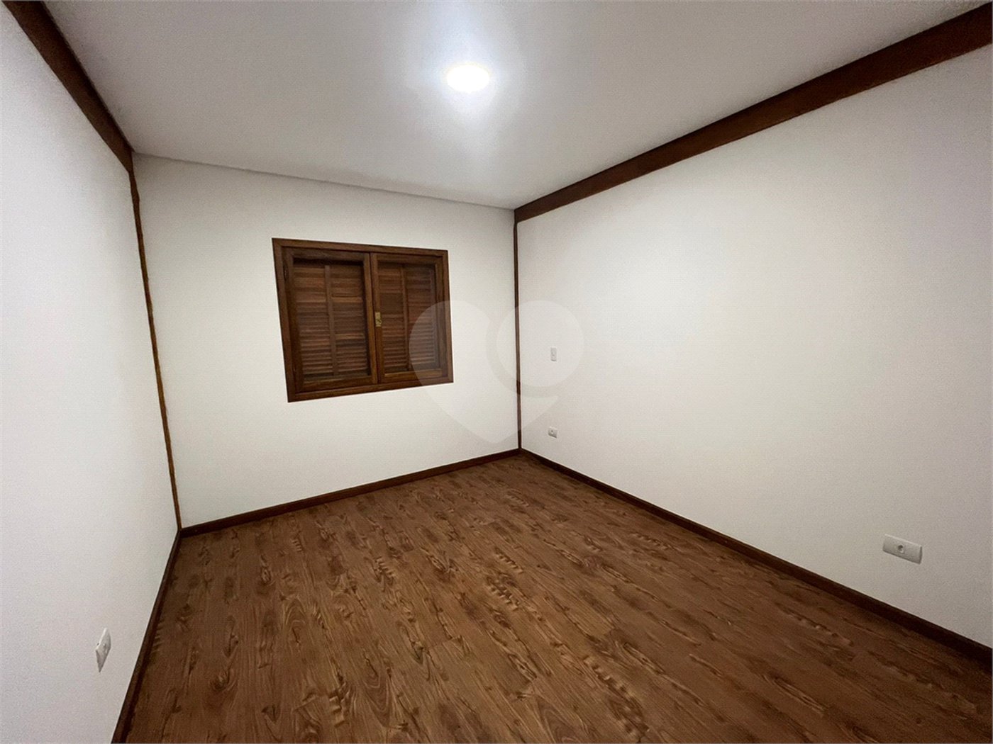 Sobrado à venda com 3 quartos, sendo 1 suíte,  em Serra da Cantareira, Mairiporã, SP