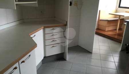 Apartamento à venda com 3 quartos, sendo 1 suíte,  em Santo Amaro, São Paulo, SP