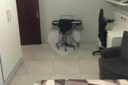 Casa à venda com 3 quartos, sendo 1 suíte, em Vila Batista, Bragança Paulista, SP