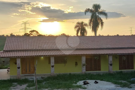 Chácara à venda com 4 quartos, sendo 1 suíte,  em Loteamento Quinta da Mata, Ibiúna, SP