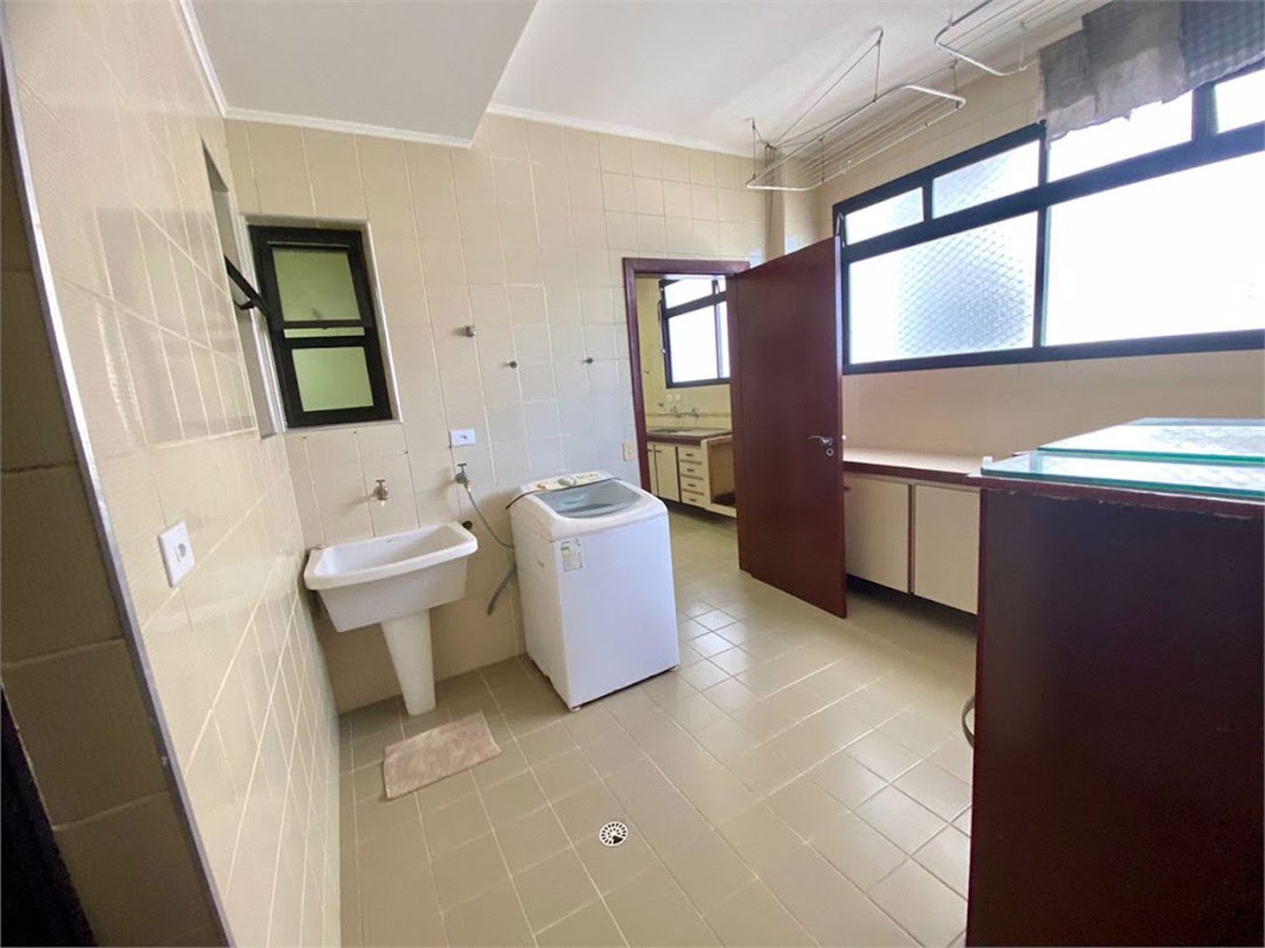 Apartamento Residencial à venda, Centro, Guarujá - AP1385.