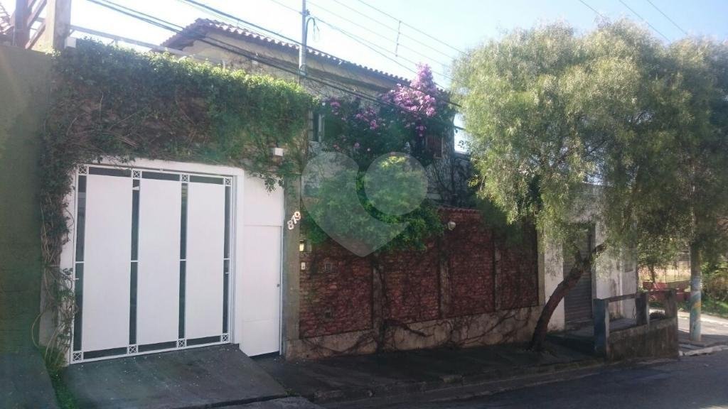 Sobrado à venda com 3 quartos, sendo 2 suítes, em Artur Alvim, São Paulo, SP