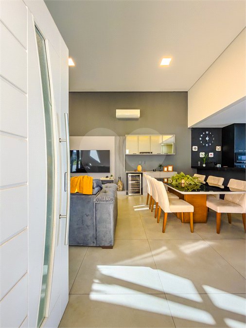Casa à venda com 3 suítes no condomínio Jardim Residencial Dona Maria José, Indaiatuba - SP