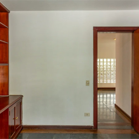Casa à venda com 4 quartos, sendo 3 suítes,  no condomínio Vila das Flores, São Paulo - SP