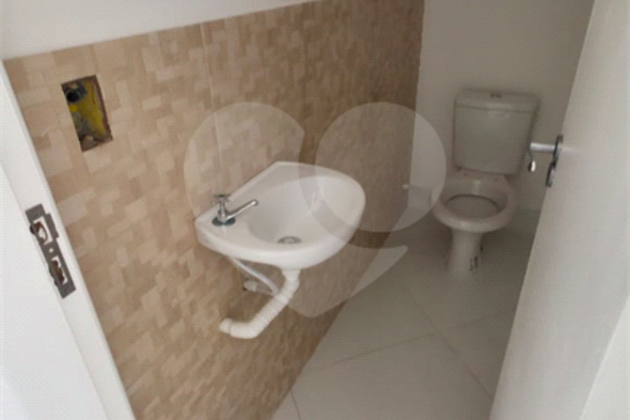Sobrado à venda com 2 quartos em Guaianazes, São Paulo, SP