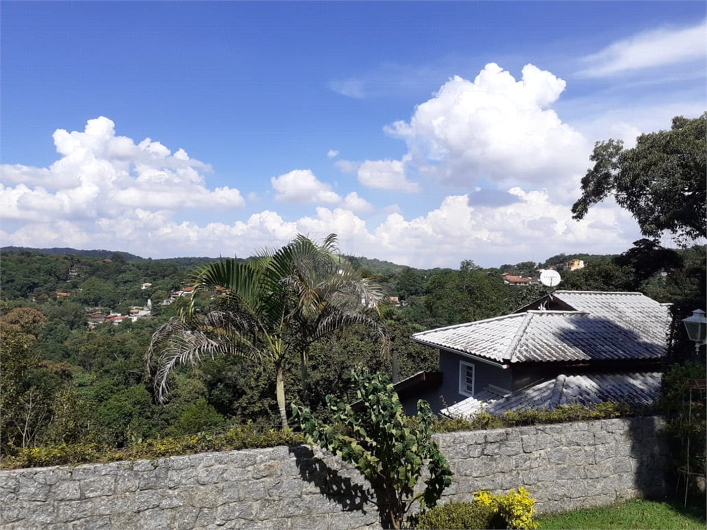 Sobrado à venda com 3 quartos, sendo 1 suíte, em Samambaia, Mairiporã, SP