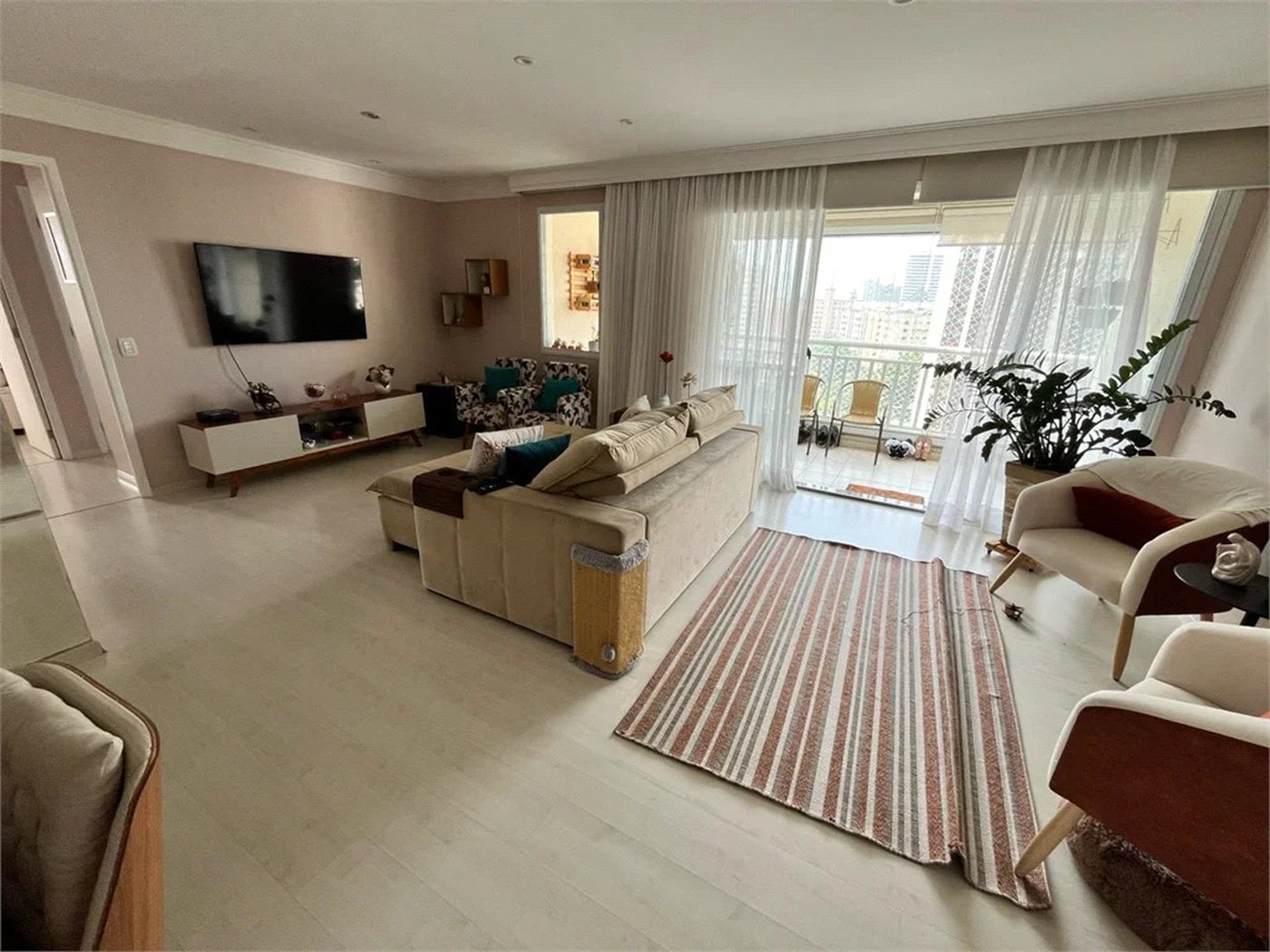 Apartamento à venda com 4 quartos, sendo 3 suítes,  em Lar São Paulo, São Paulo, SP