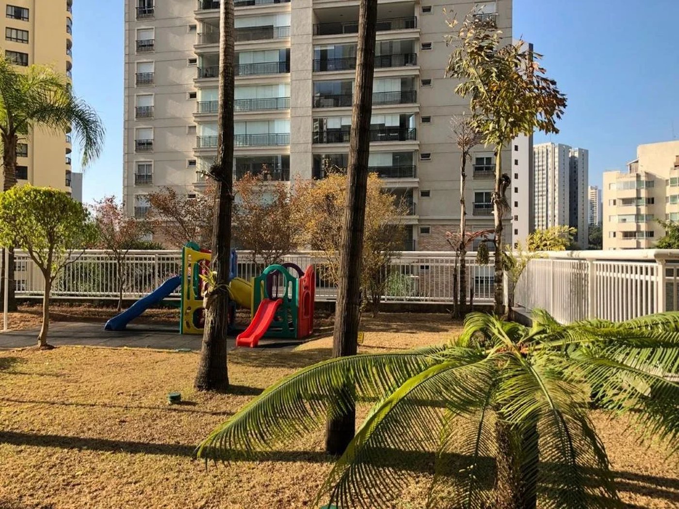 Apartamento à venda com 3 suítes em Vila Suzana, São Paulo, SP