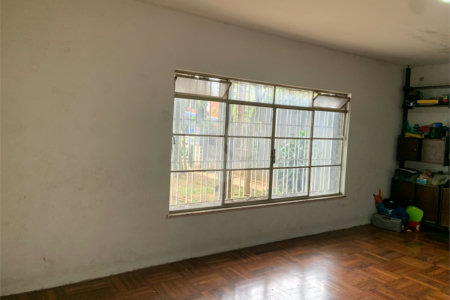 Casa à venda com 3 quartos em Cidade Vargas, São Paulo, SP