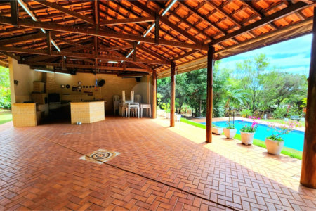 Chácara à venda com 3 quartos, sendo 1 suíte, em Chácara Flora Araraquara, Araraquara, SP