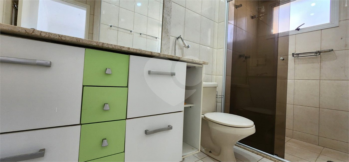 Casa à venda com 3 suítes no condomínio Recanto dos Paturis, Vinhedo - SP