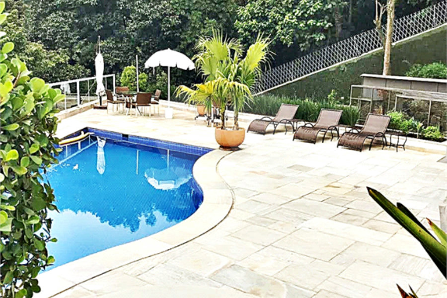 Casa à venda com 4 suítes no condomínio Residencial Jd. Ibiratiba, São Paulo - SP