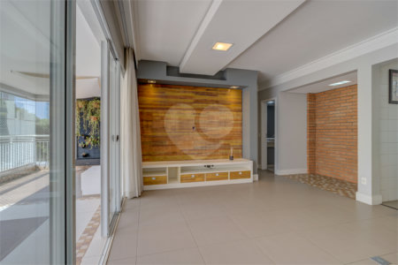 Apartamento à venda com 4 quartos, sendo 3 suítes, em Alto da Boa Vista, São Paulo, SP