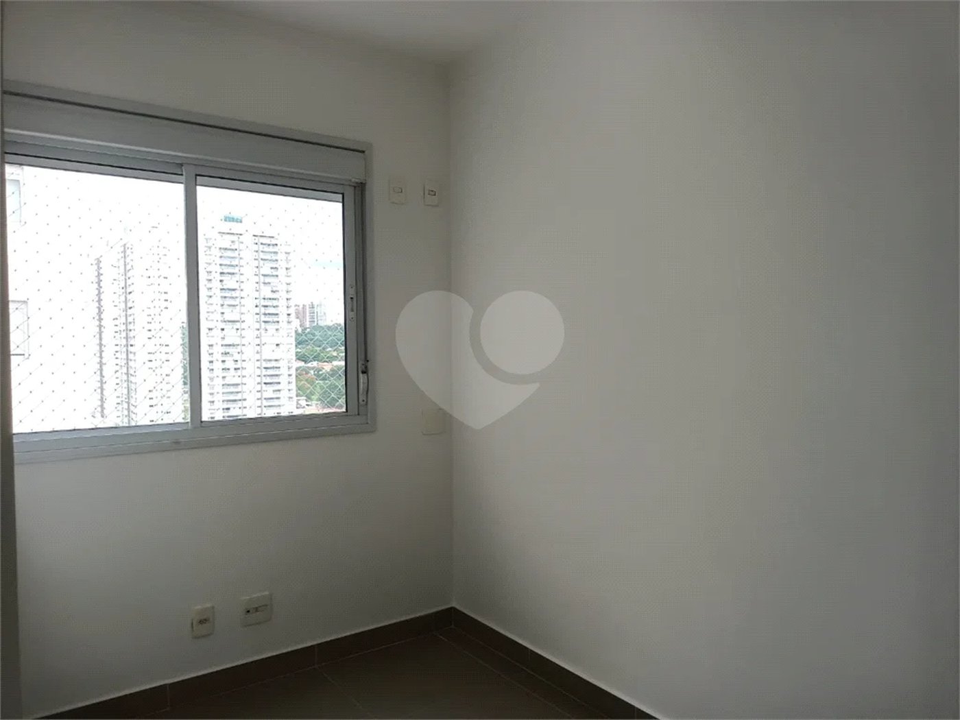 APARTAMENTO PARAÇAÇÃO COM 3 DORMITÓRIOS E 2 VAGAS DE GARGEM NA VILA ANASTÁCIO