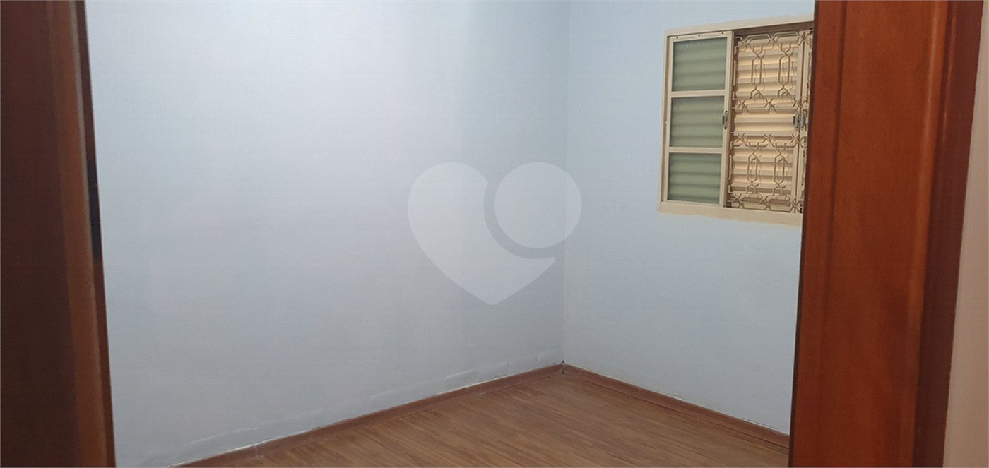 Casa térrea para locação e venda no Condomínio Mont Carlo I