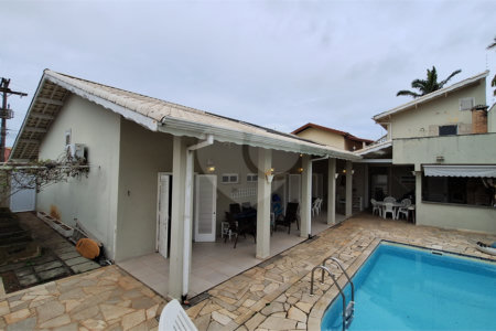 Casa térrea á venda - Balneário