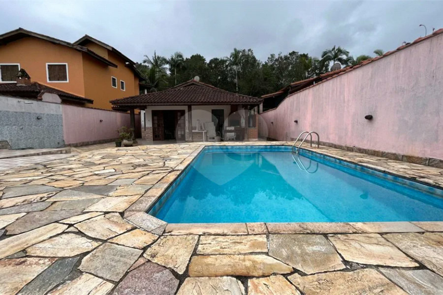 Casa à venda com 3 quartos, sendo 1 suíte,  em Morada da Praia, Bertioga, SP