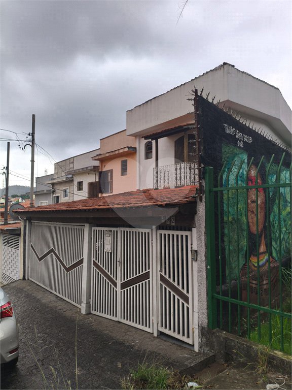 Sobrado à venda com 3 quartos, sendo 1 suíte,  em Conjunto Residencial Vista Verde, São Paulo, SP