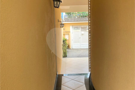 Sobrado à venda com 4 quartos, sendo 1 suíte, em Vila Campo Grande, São Paulo, SP