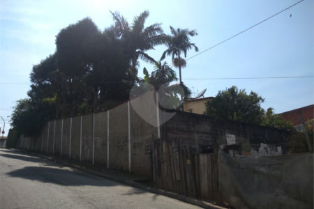 Casa à venda com 3 quartos, sendo 1 suíte,  em Vila Oliveira, Mogi das Cruzes, SP