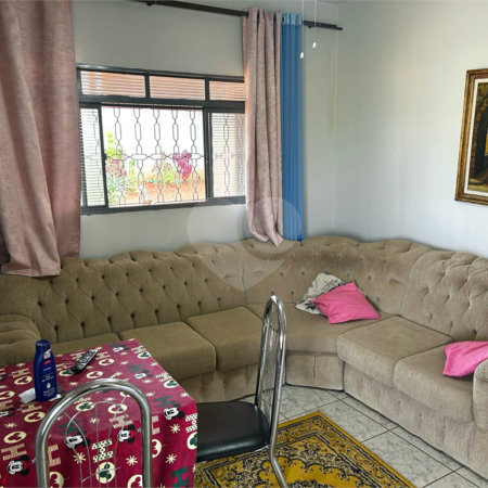 Casa à venda com 3 quartos, sendo 2 suítes, em Vila Mazzei, Itapetininga, SP