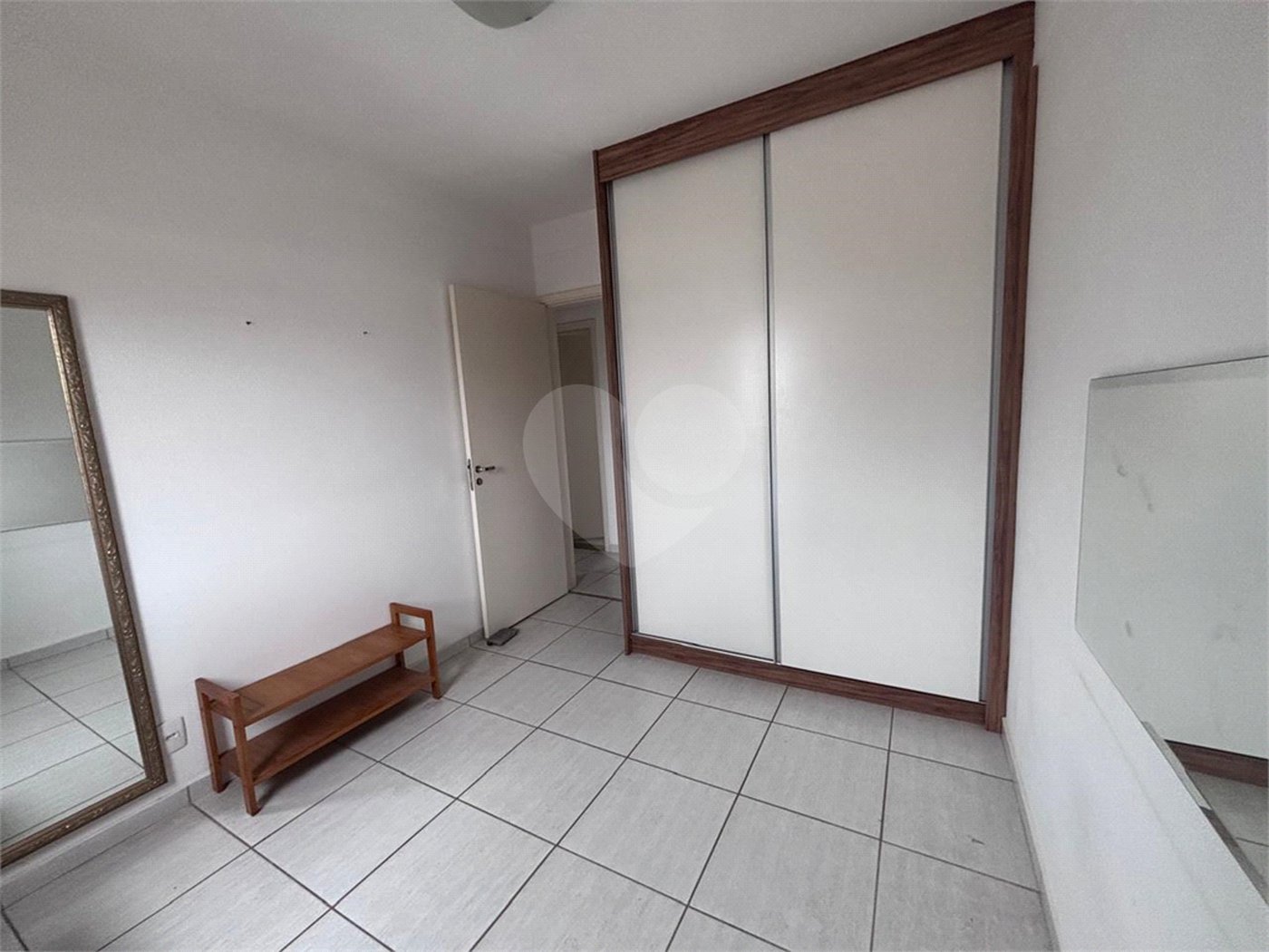 Apartamento à venda com 3 quartos, sendo 1 suíte,  em Parque Três Meninos, Sorocaba, SP
