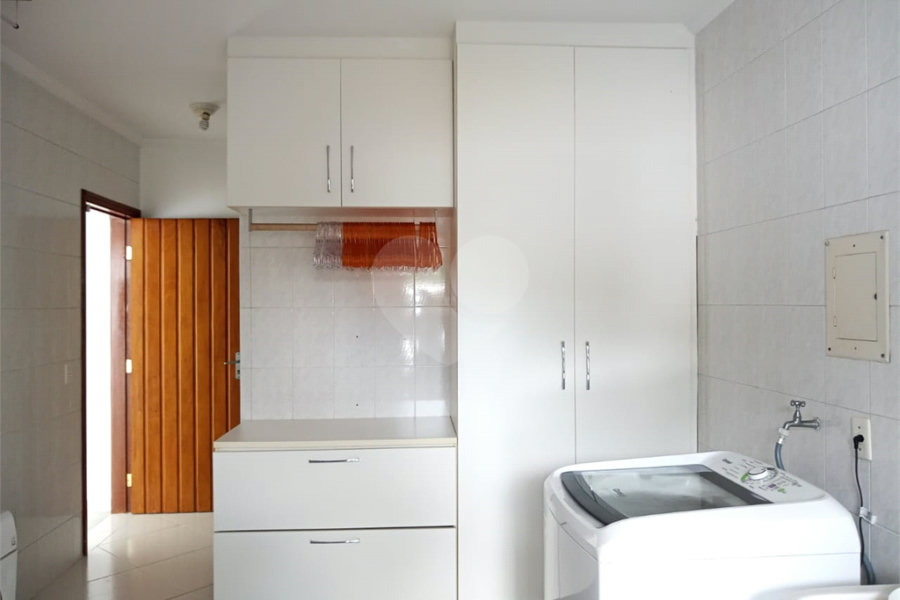 Sobrado à venda com 4 quartos, sendo 3 suítes, em Tremembé, São Paulo, SP