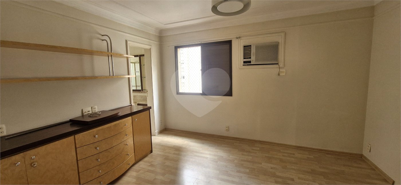 Apartamento à venda com 4 quartos, sendo 3 suítes, em Santa Cecília, São Paulo, SP