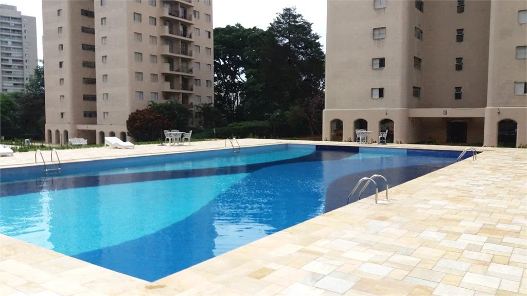 Apartamento à venda com 3 quartos em Vila Suzana, São Paulo, SP