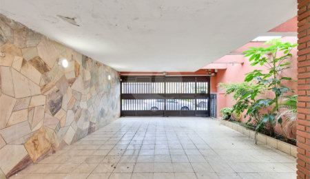 Sobrado à venda com 4 quartos, sendo 1 suíte, em Interlagos, São Paulo, SP