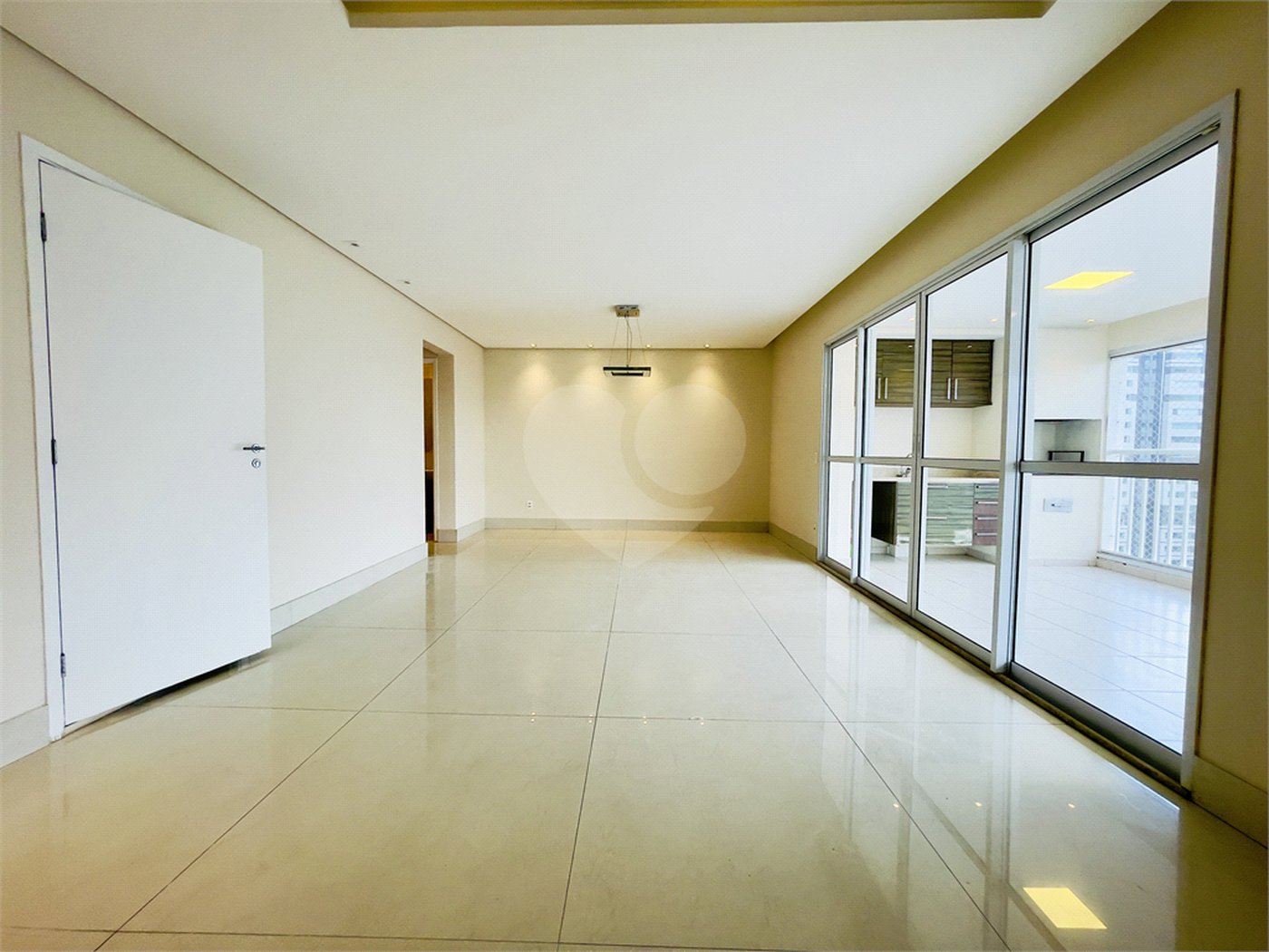 Apartamento à venda com 3 quartos, sendo 4 suítes,  no Centro, São Bernardo do Campo, SP