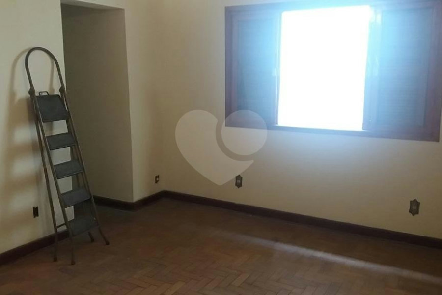 Sobrado à venda com 3 quartos, sendo 1 suíte, em Santa Terezinha, São Paulo, SP