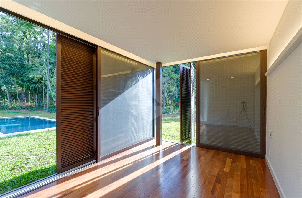 Casa à venda com 5 suítes no condomínio Chácara Flora, São Paulo - SP