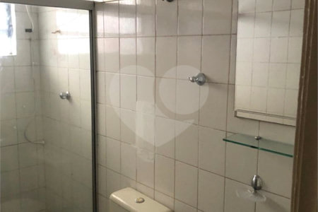 Casa à venda com 4 quartos, sendo 1 suíte,  em Jardim Rosa Maria, São Paulo, SP