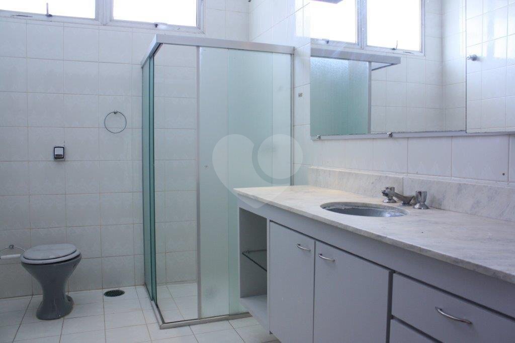 Sobrado à venda ou para alugar com 4 quartos, sendo 5 suítes, em Pacaembu, São Paulo, SP